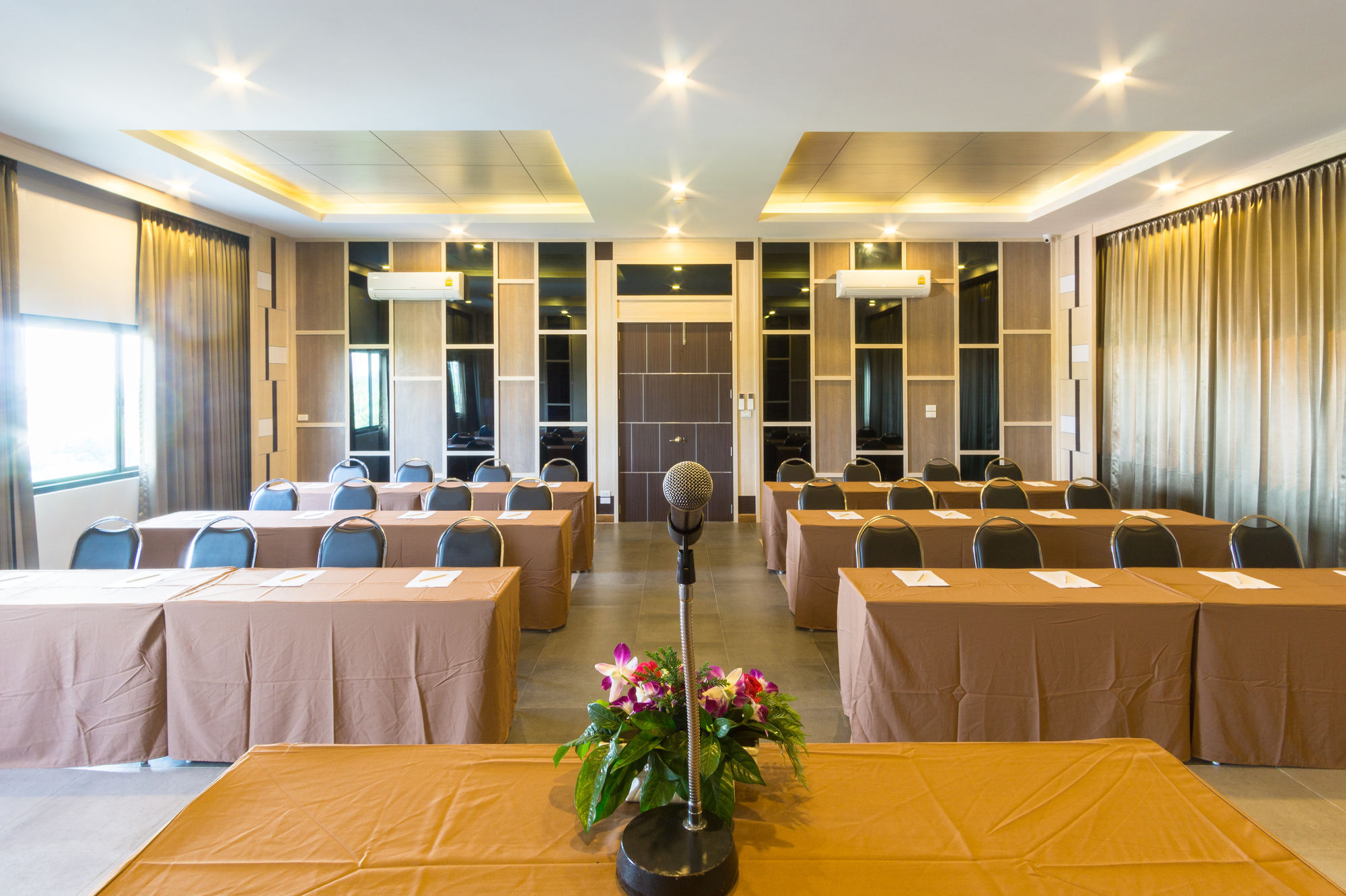 C Cha-Am Hotel Exterior photo