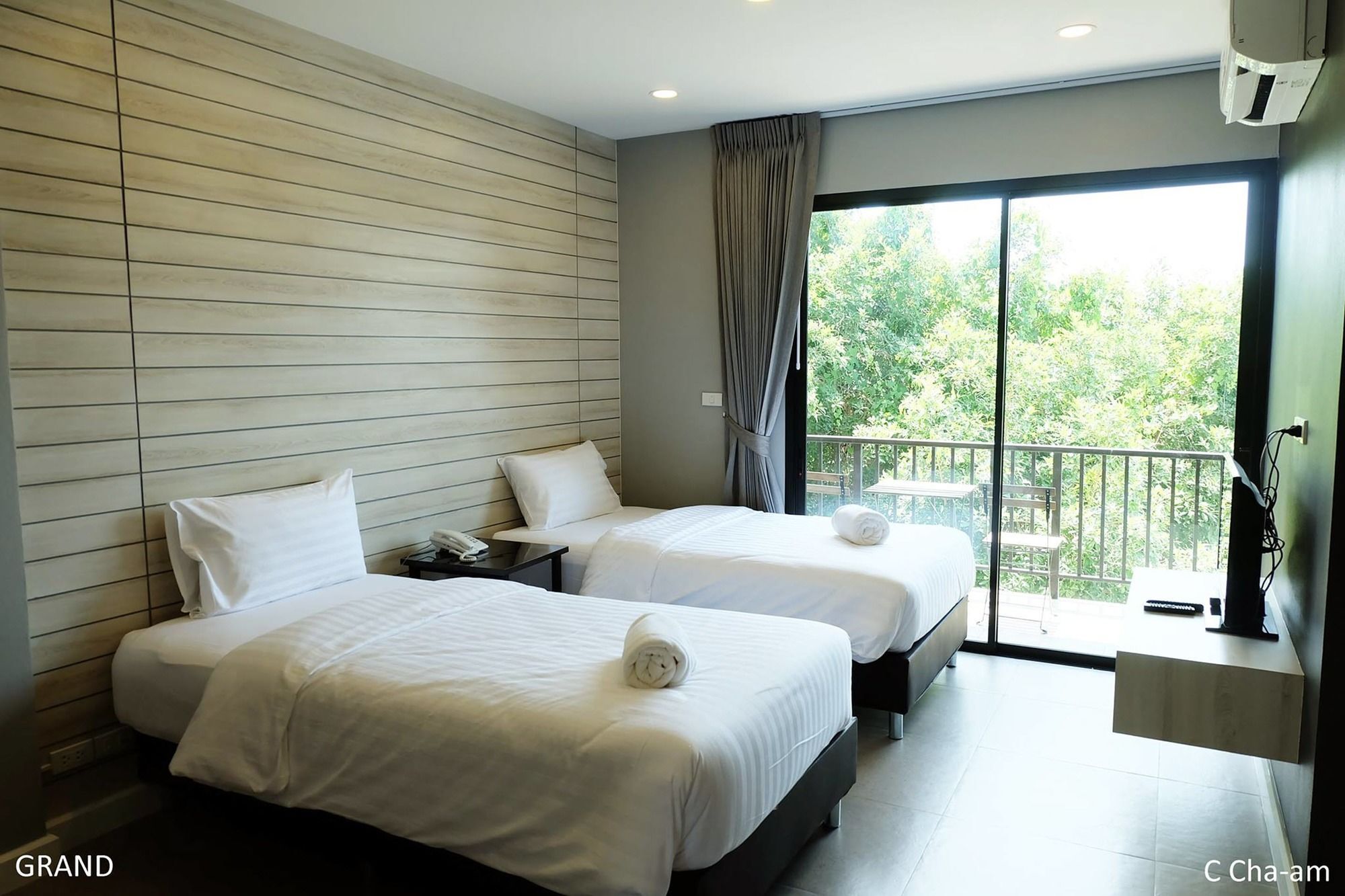 C Cha-Am Hotel Exterior photo